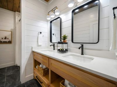 Double vanity in the full bath!