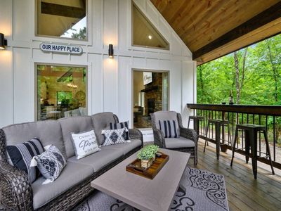 Outdoor lounge seating on the covered patio!