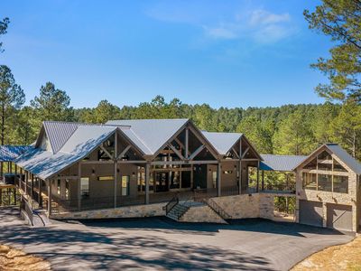 Sweet Harmony Lodge sleeps 26!
