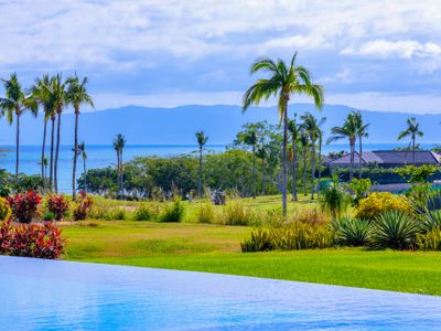 Infinity Edge Offers Panoramic Views of the Ocean, Mountains, and Golf Course