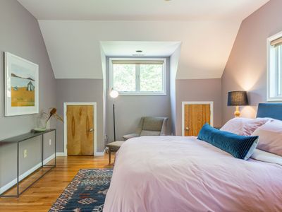 The third bedroom with king-size bed.