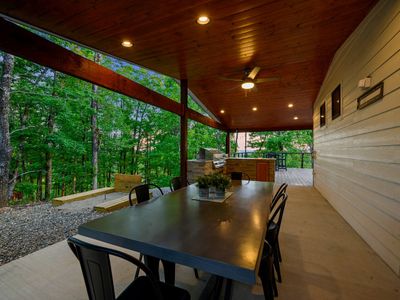 Additional outdoor dining!