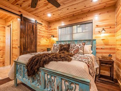 The last king bedroom.