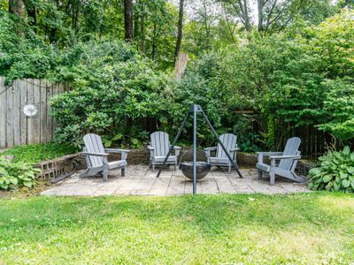 A guest favorite! Gather around the Cowboy Cauldron for a cozy fire, or use it to cook a delicious meal over wood or coal—it’s your choice! It also faced the in-ground pool.