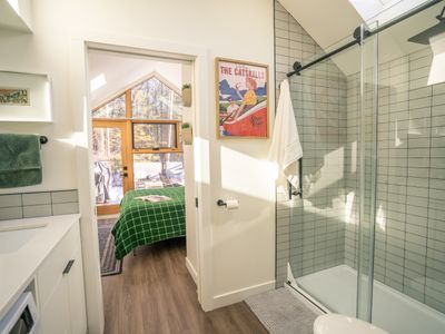 Jack and jill bathroom, perfectly situated between the bedroom and living space