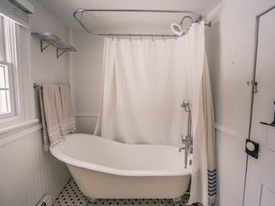 A true, classic farmhouse bath!