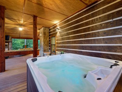 6-person hot tub!