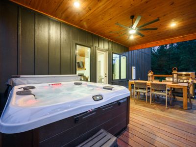 Hot tub and dining table!