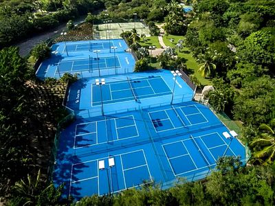 Tennis Facility Offers Tennis, Pickleball, Padel, Lessons, and Activities