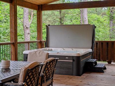 8-person hot tub.