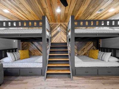 Queen-over-Queen bunks in the downstairs bunk room!