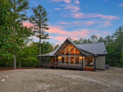 Lazy Canoe - Beautiful mountain-side cabin that sleeps 14!