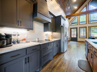 A fully equipped kitchen. Coffee maker is a combo drip/k-cup!