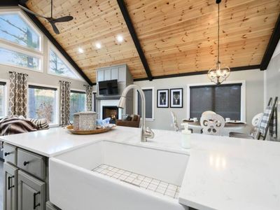 Updated appliances and airy decor welcome you into the kitchen!