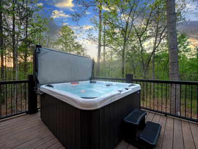 The luxury hot tub!