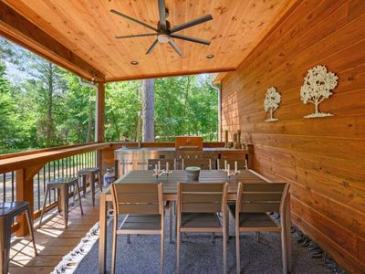 Additional outdoor dining + grill!