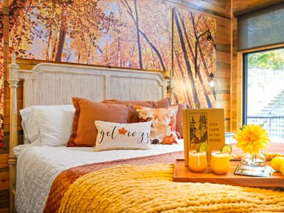 Whether you’re curling up for an early night or sleeping in with the sunrise peeking through the trees, every room feels like a retreat within a retreat.