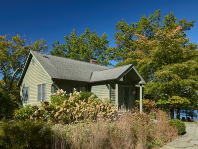 Welcome to Lakeside Peninsula Escape, a stunning getaway with sweeping lake views