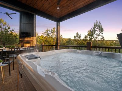 The 6-person hot tub!