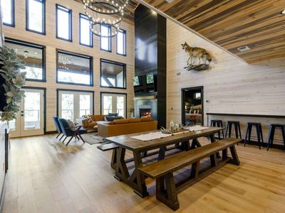 Open concept main level..