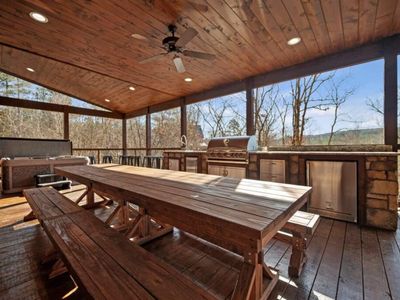 Outdoor dining for 20!