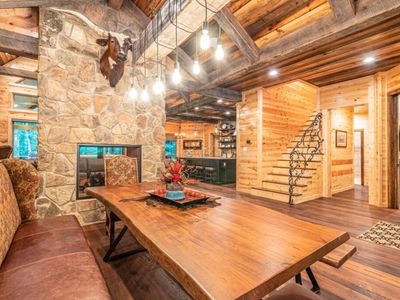 Ample amounts of seating at the dining table.