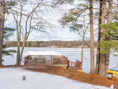 A perfect lake view on the deck