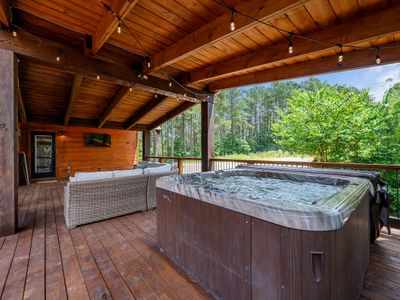 The hot tub is in perfect position to see the tv and hang out with the group!