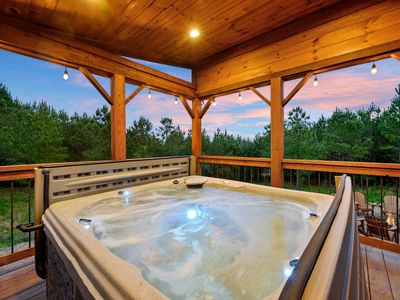 The luxury 8-person hot tub!