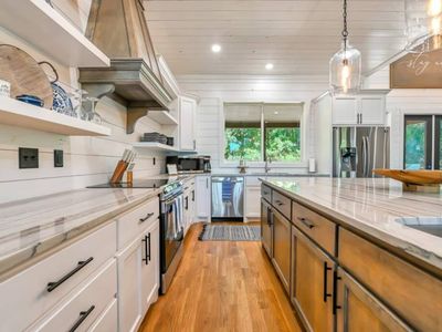 Another view of this modern farmhouse kitchen.