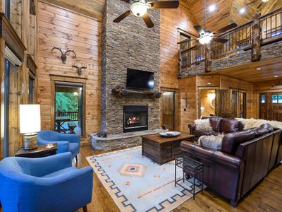 Additional lounge seating in the lodge room!