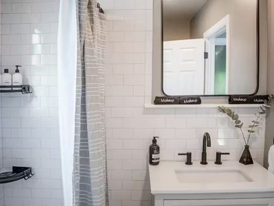 Details in the guest bathroom