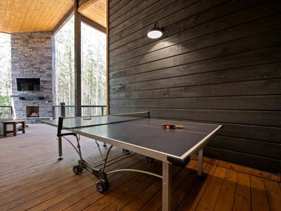Ping pong table