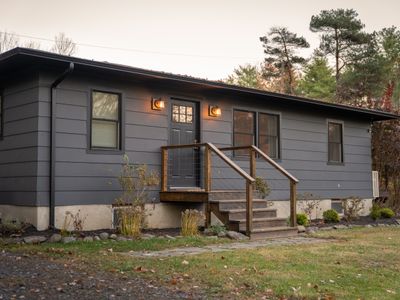 Book your next escape at Oakwood Cabin today!