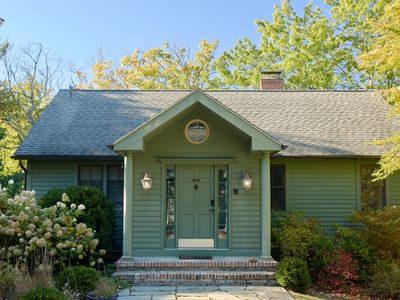 Welcome to your serene lakeside getaway!