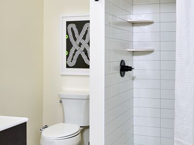 The full bath in the guest house.
