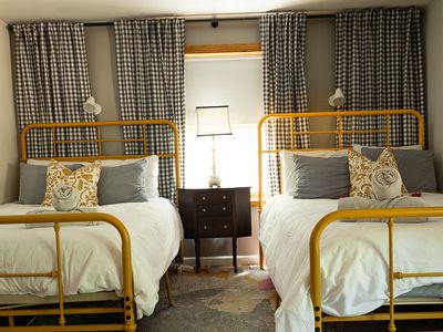 Guest room with 2 full sized beds
