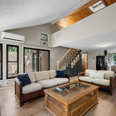 Cozy Robin Cabin