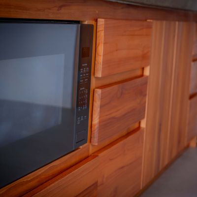 Built-in kitchen appliances add convenience for a smooth and comfortable stay.