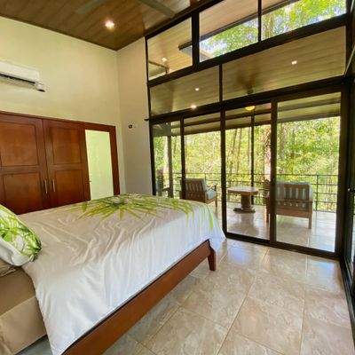 Suite in the Casita. En-suite bathroom, access to the patio.