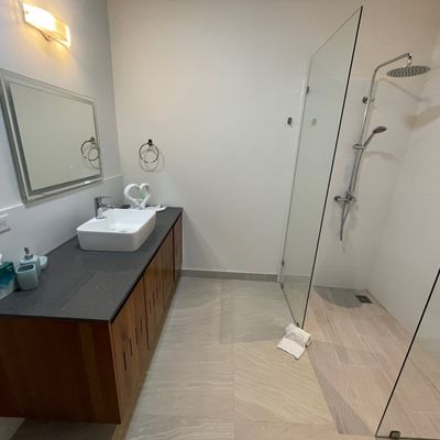 Amazing full bathroom at the owner's suite.
