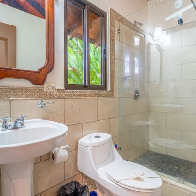 Guest house full bathroom
