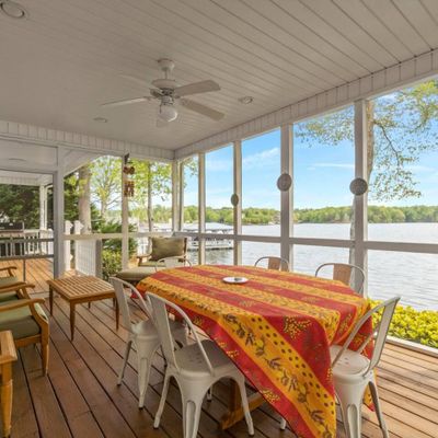 Screened Porch Dining Area