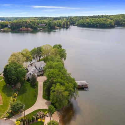 La Peninsule at Lake Hickory