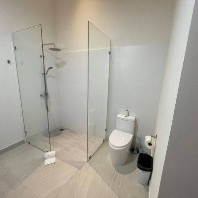 Amazing full bathroom at the owner's suite.