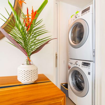 Free to use laundry and starter pack of laundry detergent provided free of charge.