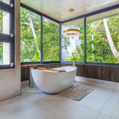Bathtub in Owner's Suite.