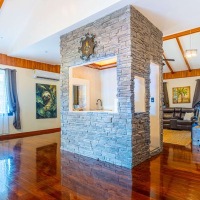 A bar to prepare cocktails perfectly located upstairs in the common area.