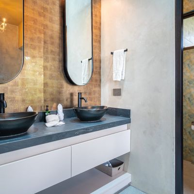 En-suite bathroom for Suite #4 - it also has a bathtub and a rain shower.