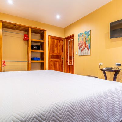 King size bed, TV, A/C, en-suite bathroom